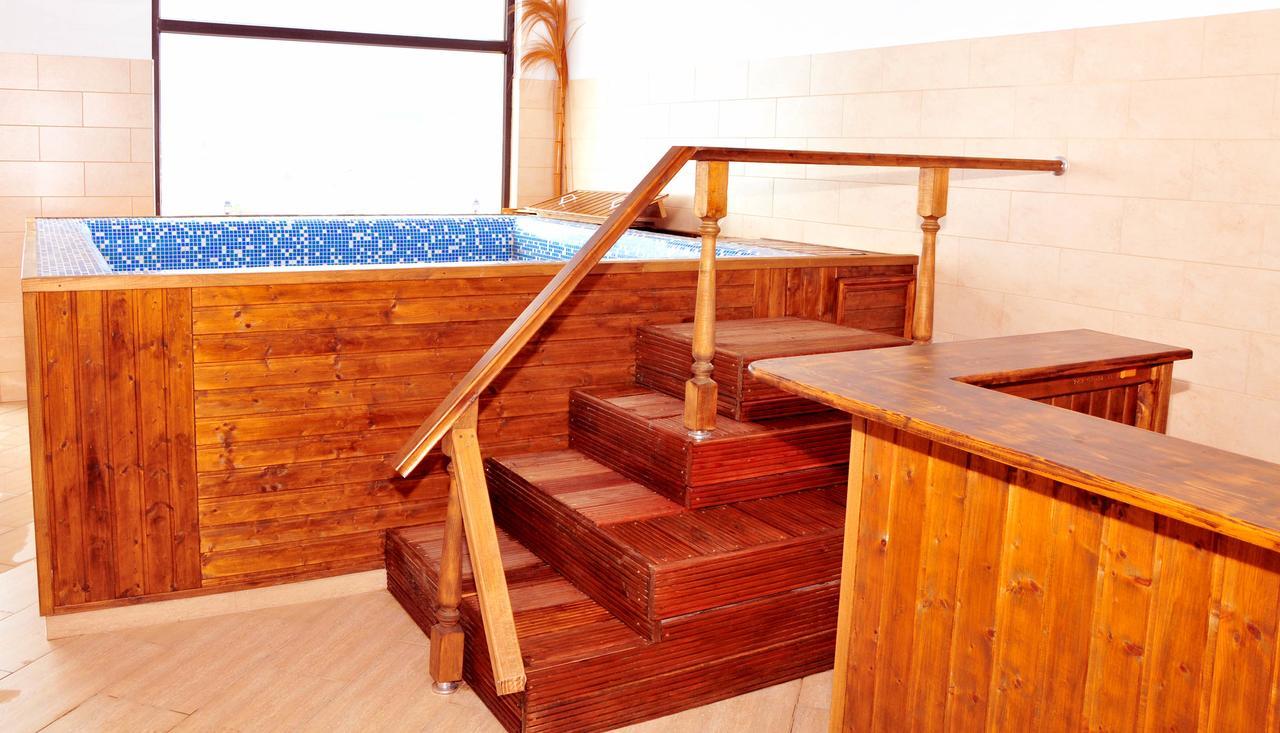 טרגובישטה Hotel Chateau Des Bergers מראה חיצוני תמונה
