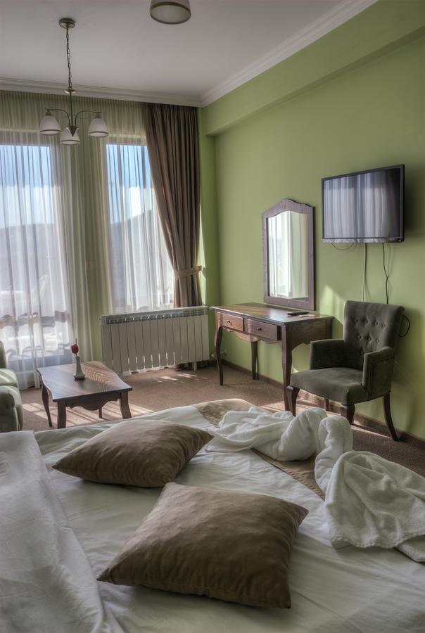 טרגובישטה Hotel Chateau Des Bergers מראה חיצוני תמונה