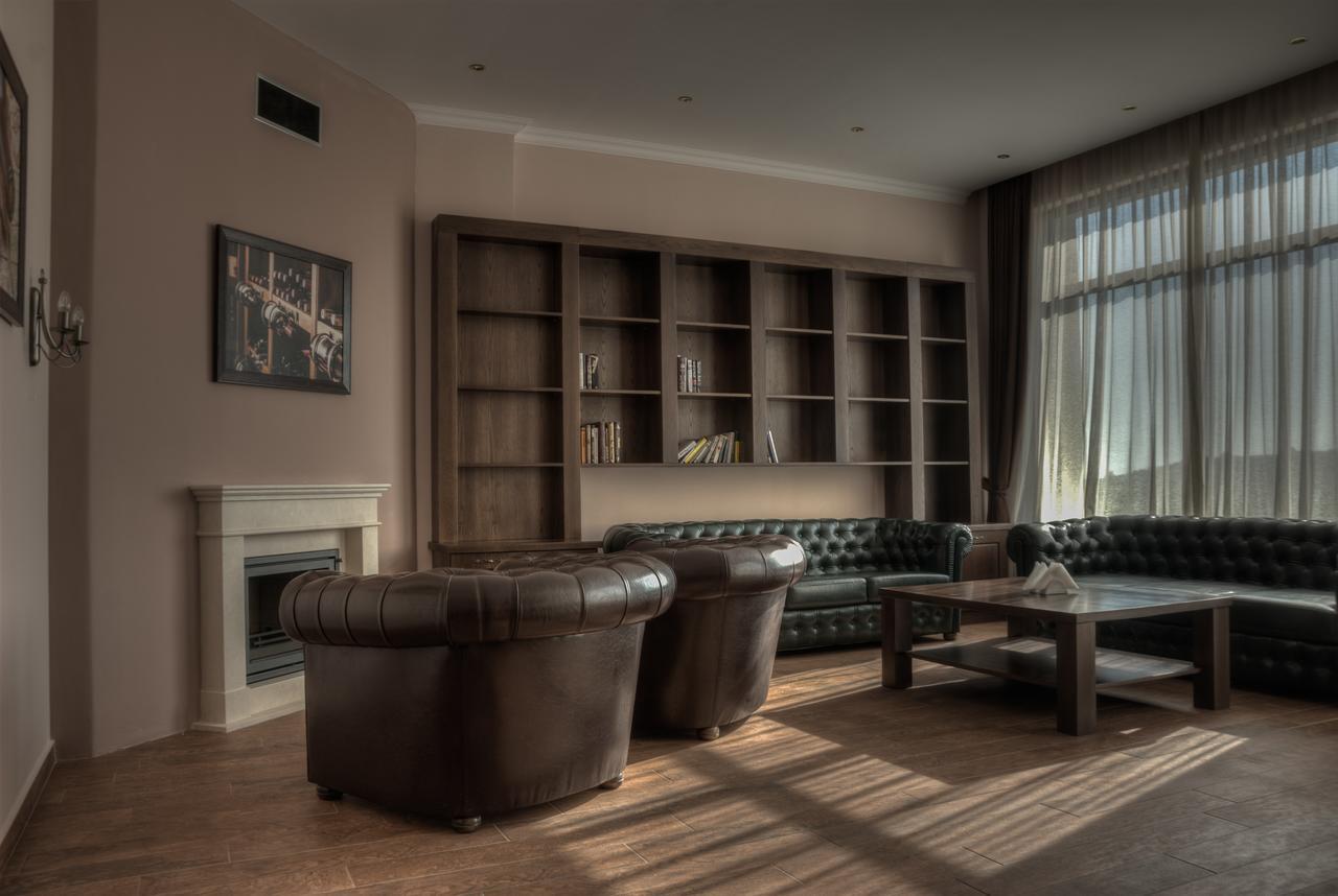 טרגובישטה Hotel Chateau Des Bergers מראה חיצוני תמונה