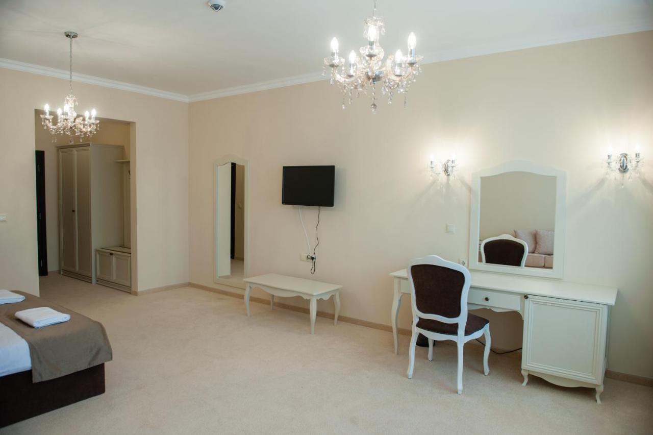 טרגובישטה Hotel Chateau Des Bergers מראה חיצוני תמונה