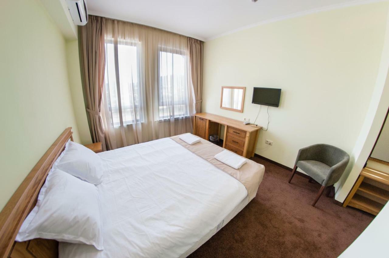 טרגובישטה Hotel Chateau Des Bergers מראה חיצוני תמונה