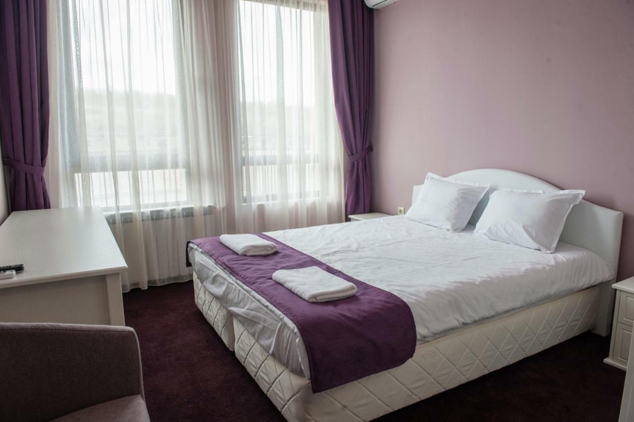 טרגובישטה Hotel Chateau Des Bergers מראה חיצוני תמונה